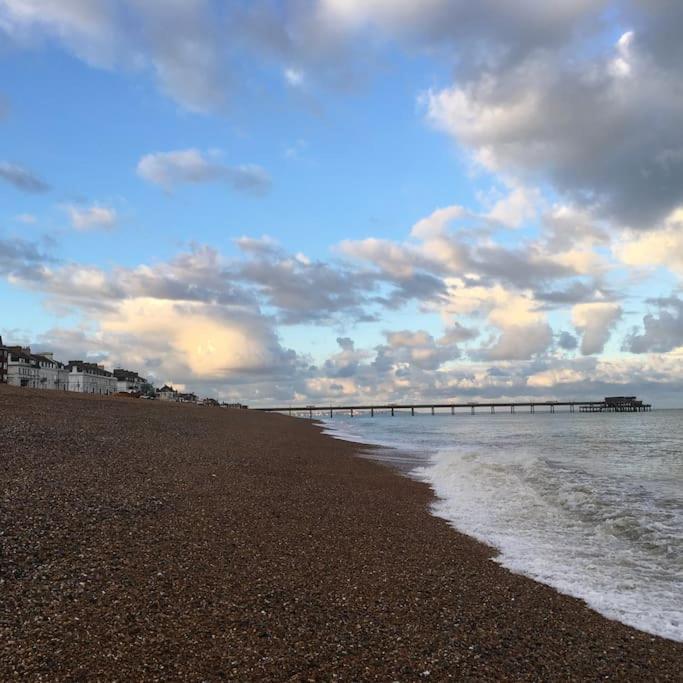 Charming Apartment In Deal Near The Beach & Town Exterior photo